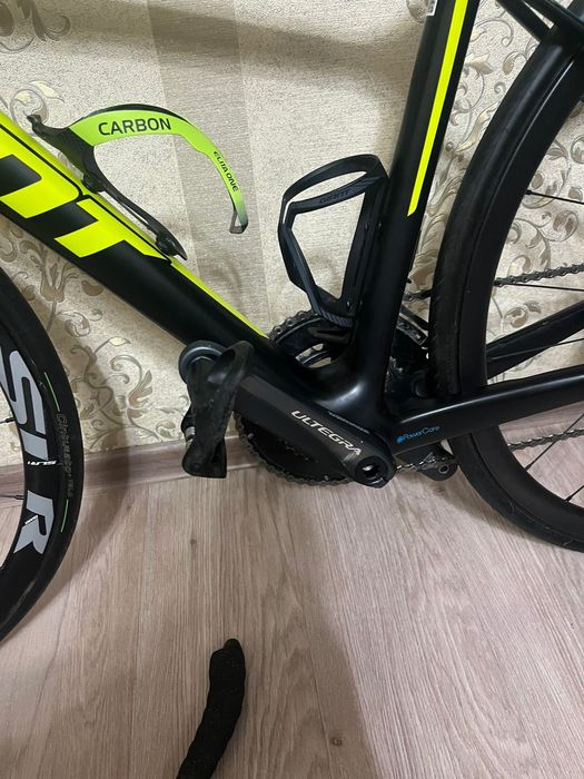 Шоссейный велосипед GIANT Defy Advanced