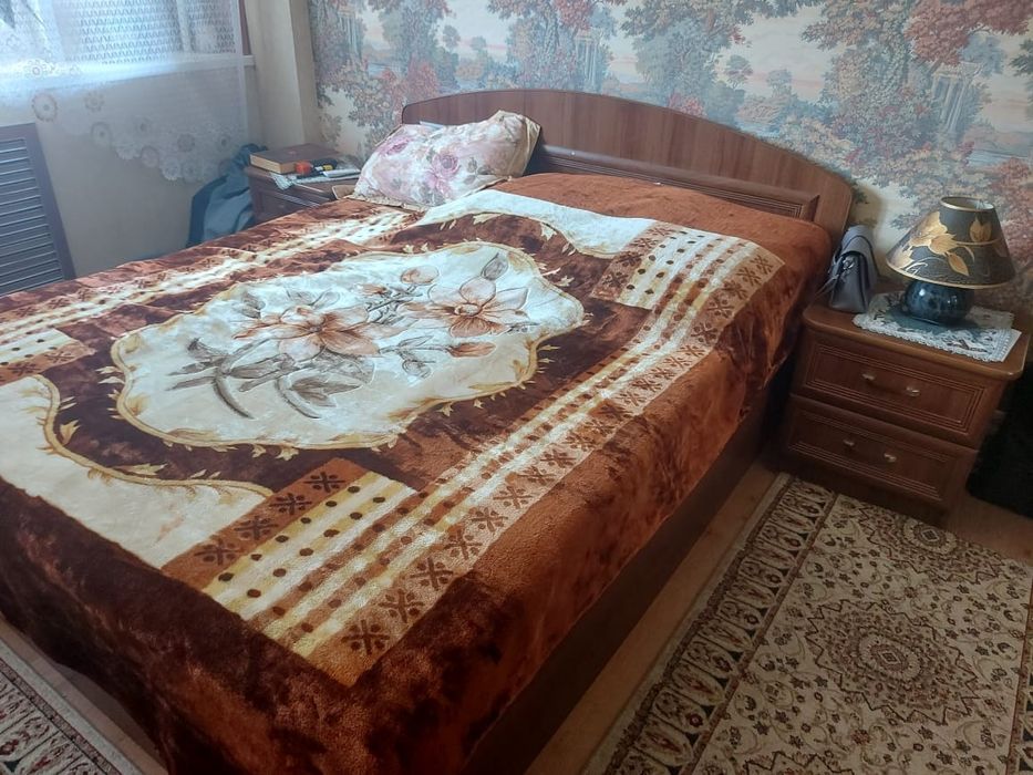 Продам спальный гарнитур