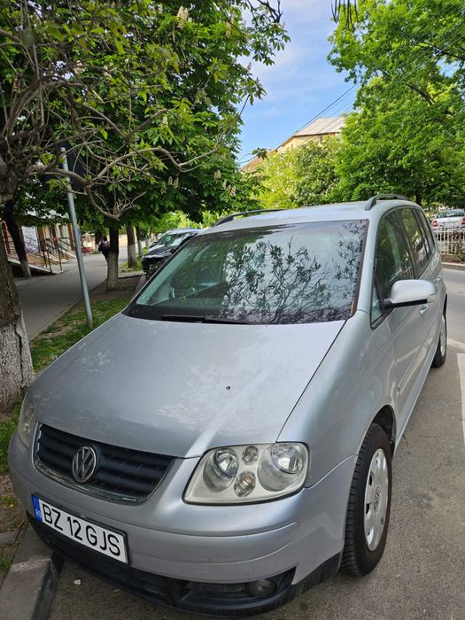 Vând Vw Touran 1.9 TDI