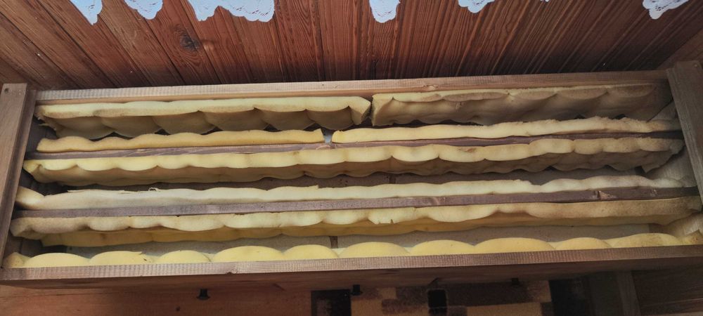 Продава се сандък с 3 отделения за пушки и три чекмеджета