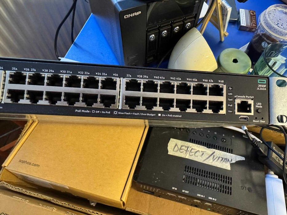 Switch HPEaruba networking JL262A Enterprise