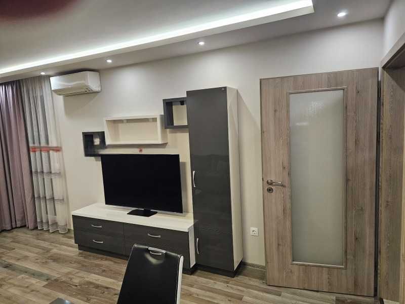 Дава се под наем Двустаен апартамент в София, Витоша - 74 кв.м за 747.66 € - Снимка #2