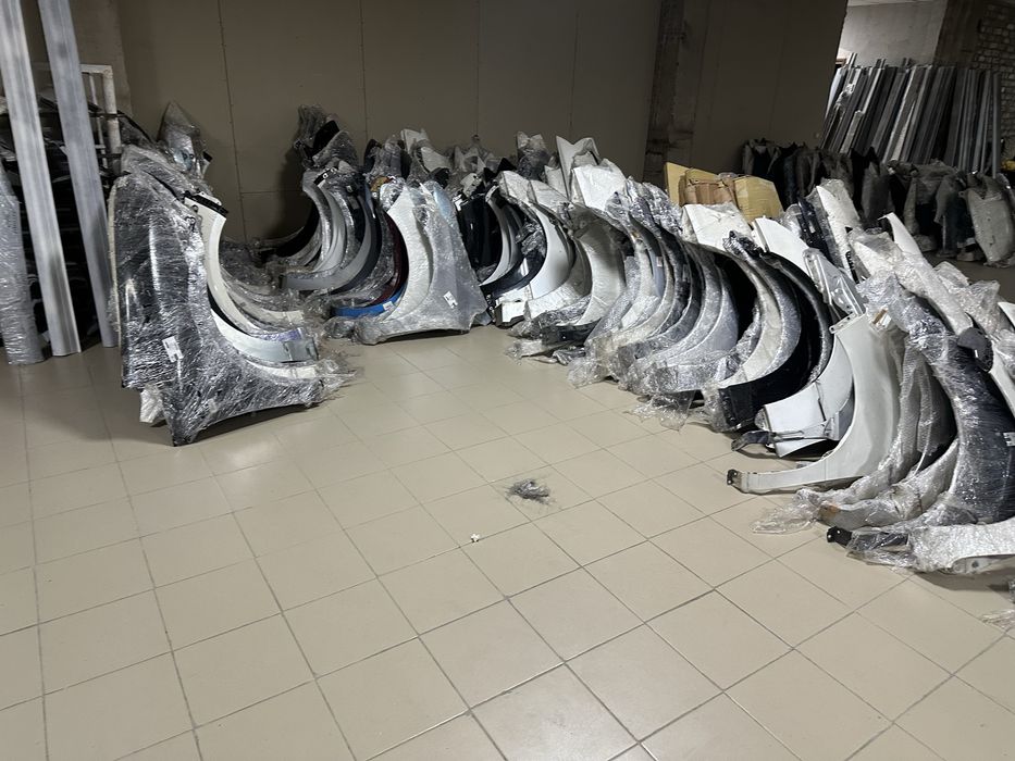 Крыло переднее оригинал контракт