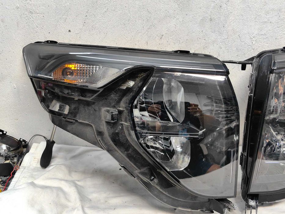 Оригинални  фарове  Форд Ford Transit Tourneo Courier