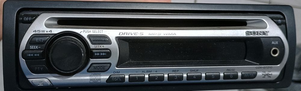 Vând CD PLAYER auto