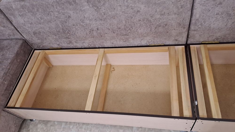 Продам диван, размер регулируется, срочно!