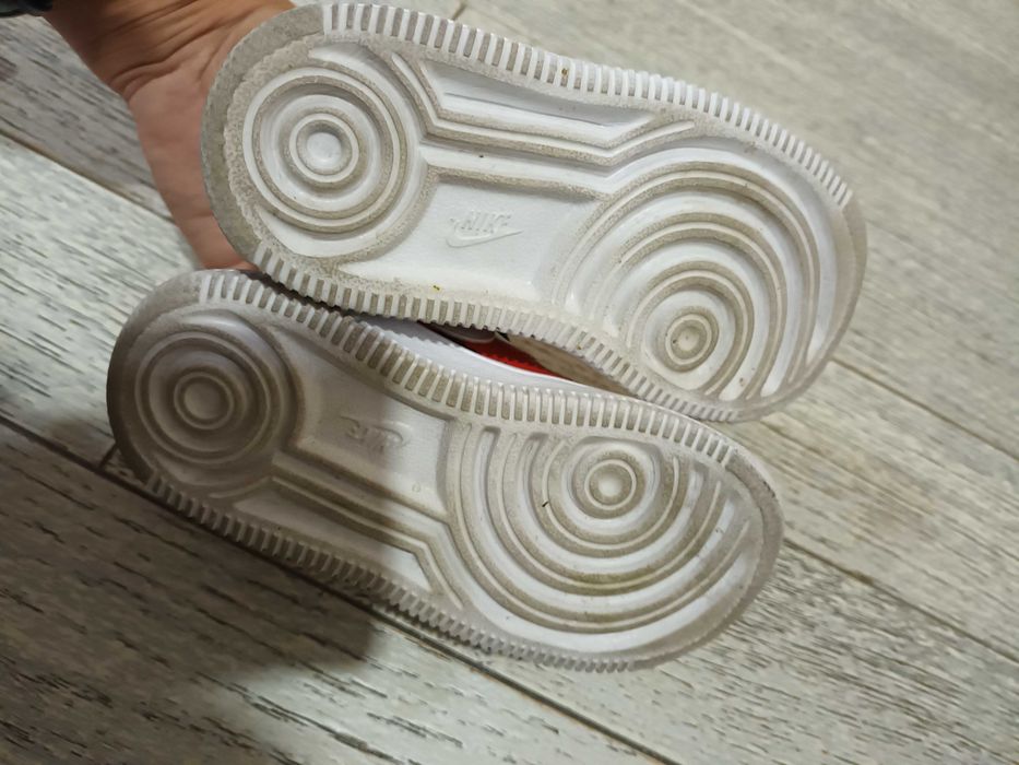 Adidasi nike  nr 24