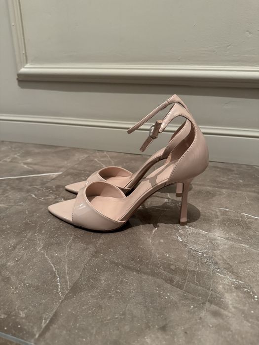 Продам босоножки