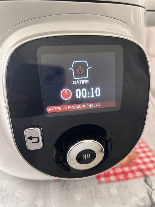Multicooker inteligent cu gatire sib presiune Tefal, stare foarte buna