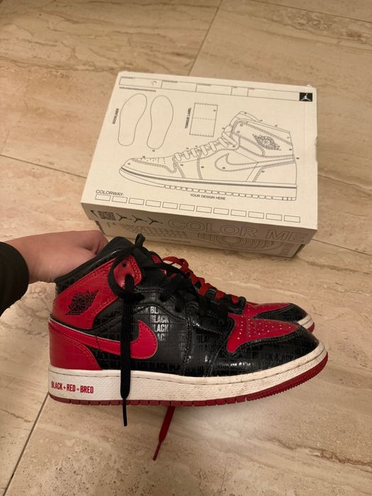Nike Jordan Mid червено с черно