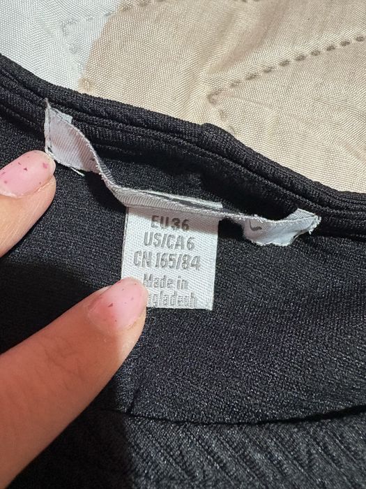 Черна рокля с ефект