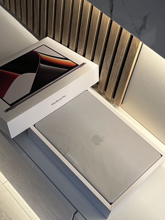 MacBook Pro 16'' (2021) - M1 Pro, 16GB RAM - IMPECABIL - Full box
