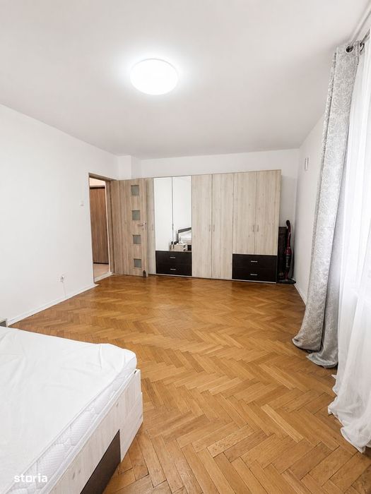 Garsoniera decomandata, spatioasa, in bloc de apartamente, zona Triaj!