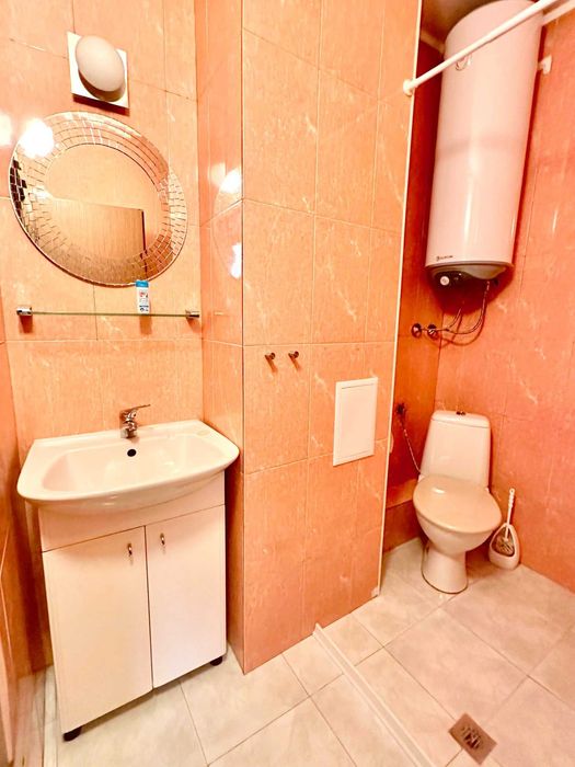Дава се под наем Двустаен апартамент в София, Хладилника - 63 кв.м за 699 € - Снимка #8