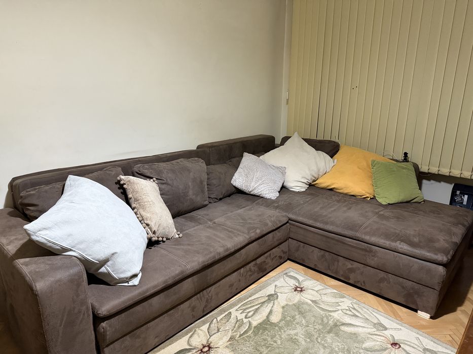 Ъглов разтегателен диван