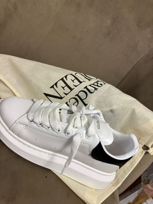 Adidasi pentru femei