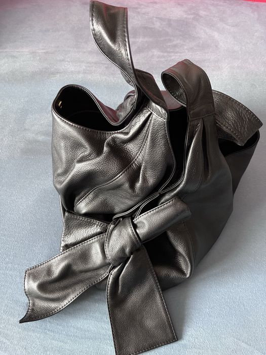 Дамска модерна кожена чанта VALENTINO