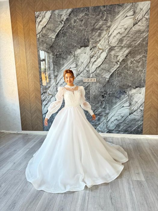 Продам платья свадебные и на узату