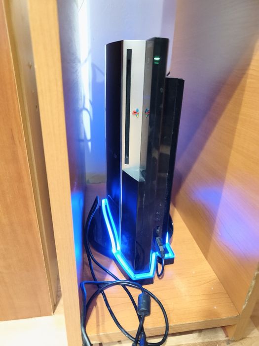 Vând PS3 modat hen (numai in București)