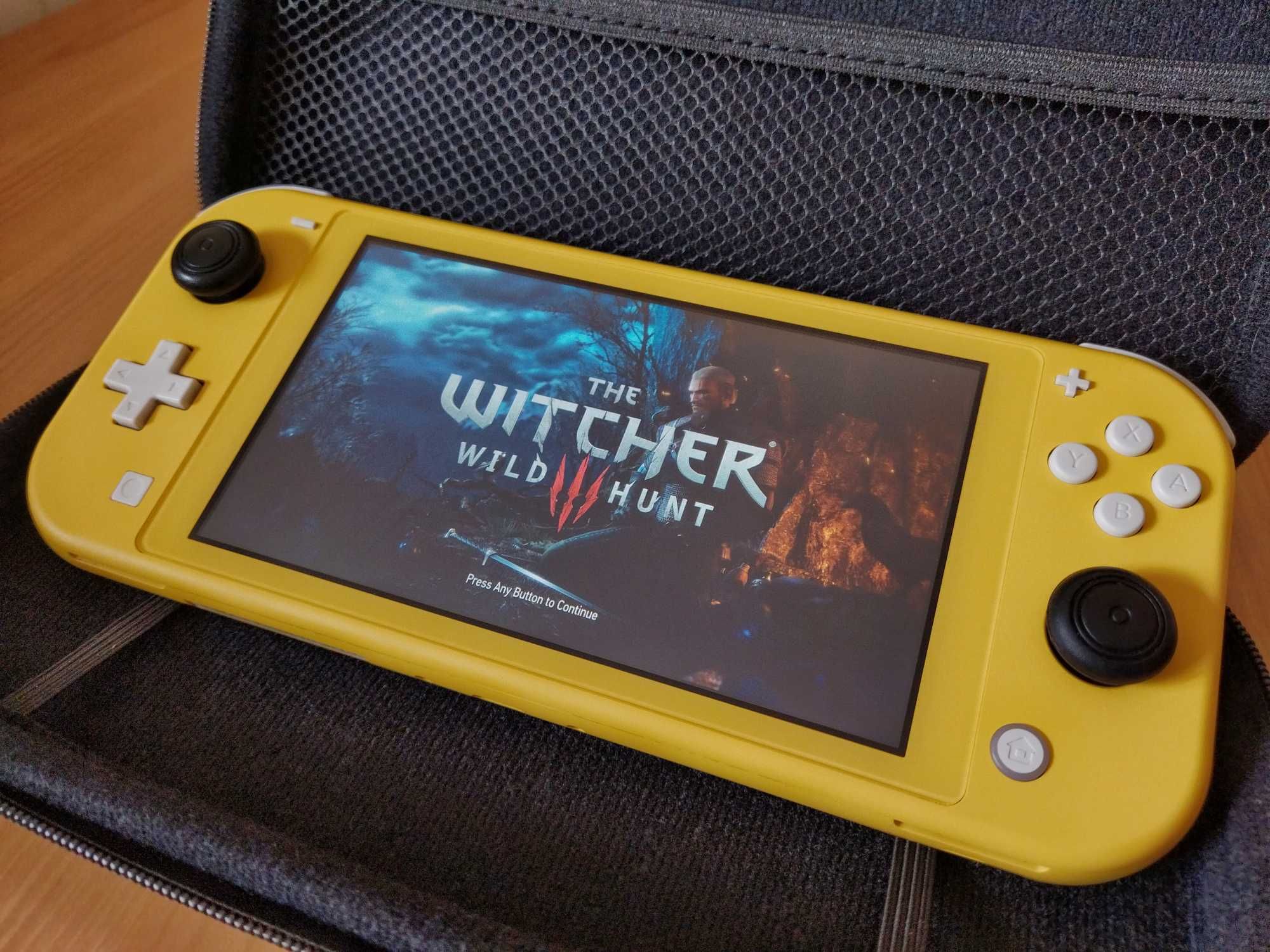Nintendo Switch Lite с мод чип гр. Варна Колхозен пазар • OLX.bg