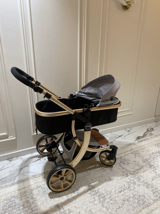 Коляска 2/1. Люлька трансформируется в прогулочную