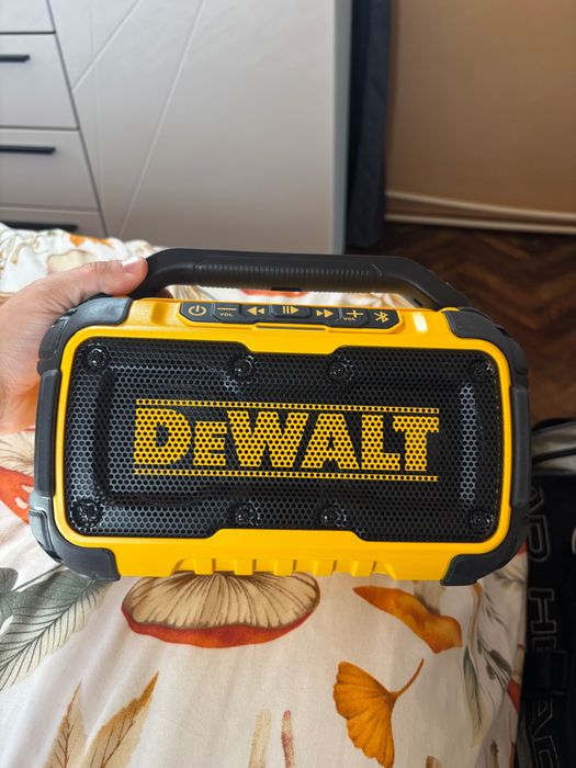 Boxă DeWalt nou nouță