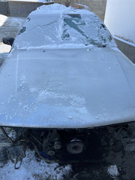 Продам Ауди 100. 2,3 с3  на запчасти