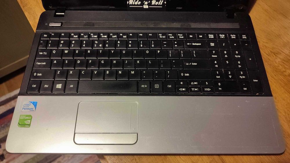 Laptop Acer Aspire E1-531G-B966G75Mnks