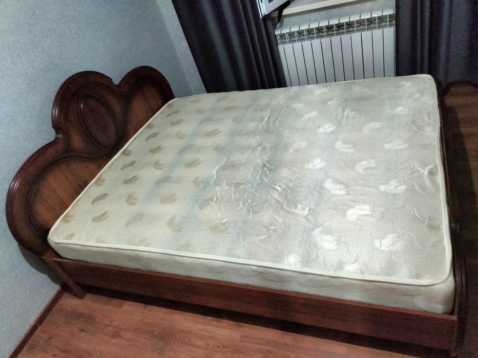 Двухспальная кровать