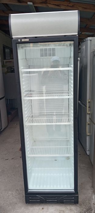 Холодильник витринный