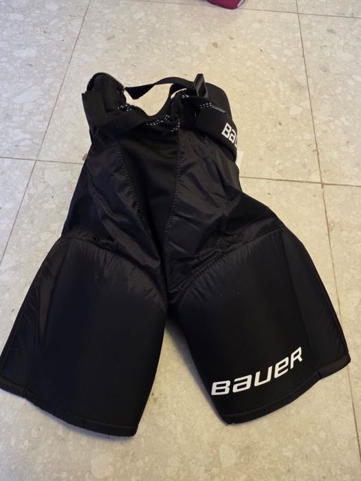 Продам новые шорты для хоккея, рост 140–150 см.