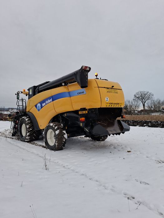 Vând combină New Holland cx 840