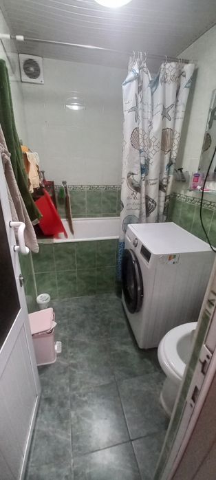 Барча уй жихозлари ва техникалари билан 1 хоналик уй сотилади