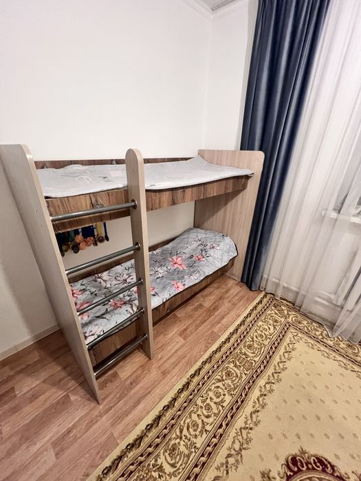 Двухэтажный кровать