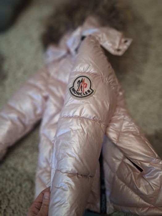 Стильная зимняя куртка Moncler