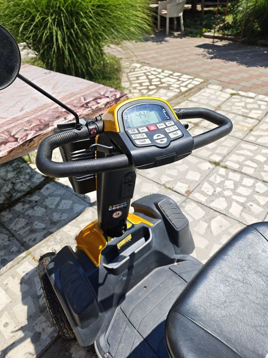 Scuter electric persoane handicap dizabilitati batrani moped Pride
