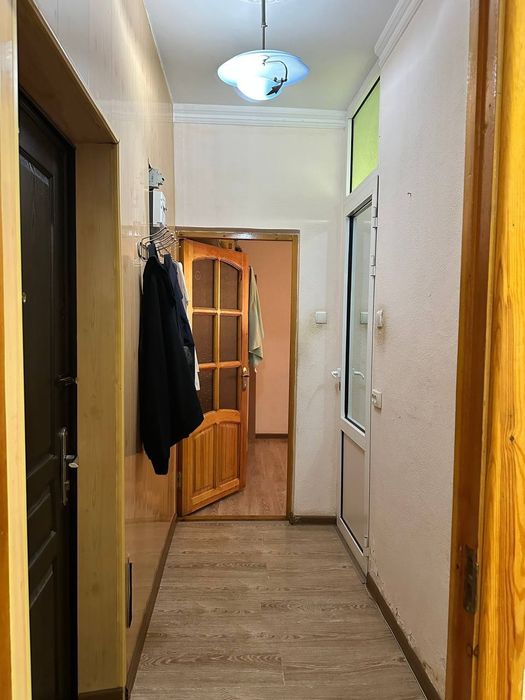 Срочно сотилади Лесинова 3. 2/1/4