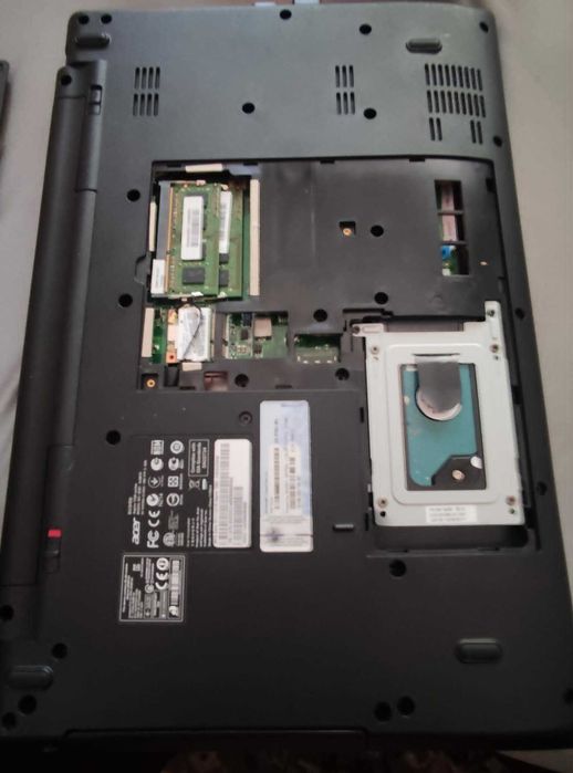 laptop Acer nu afiseaza