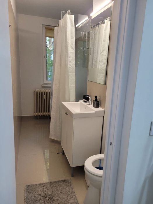 Proprietar inchiriez garsoniera cu loc de parcare ADP