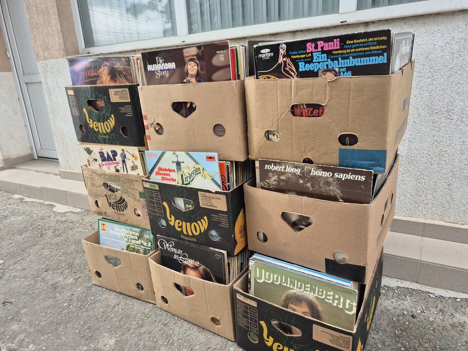 Vând Lot 1000LP Discuri Vinil colectie de muzica usoara mixta straina