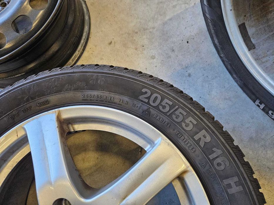 4 Anvelope IARNA 205.55.16 'Semperit' ; stare foarte buna