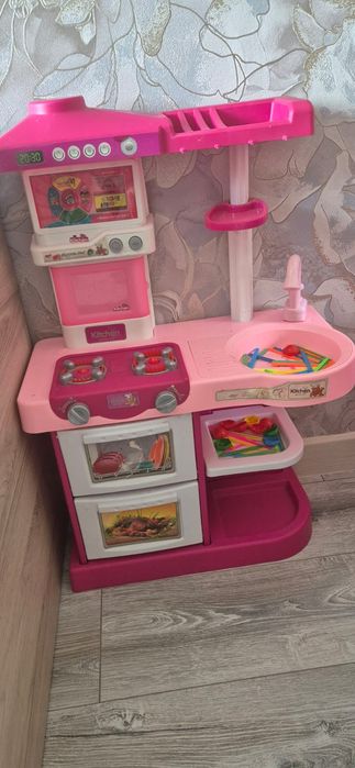 Игрушечная кухня