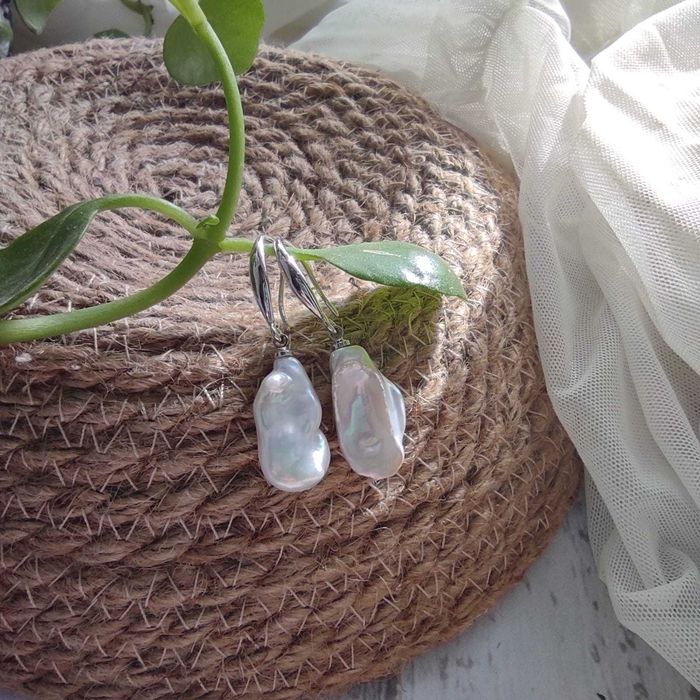 Оригинальные женские серьги