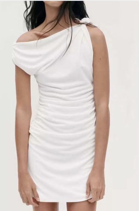 Бяла  рокля  Zara