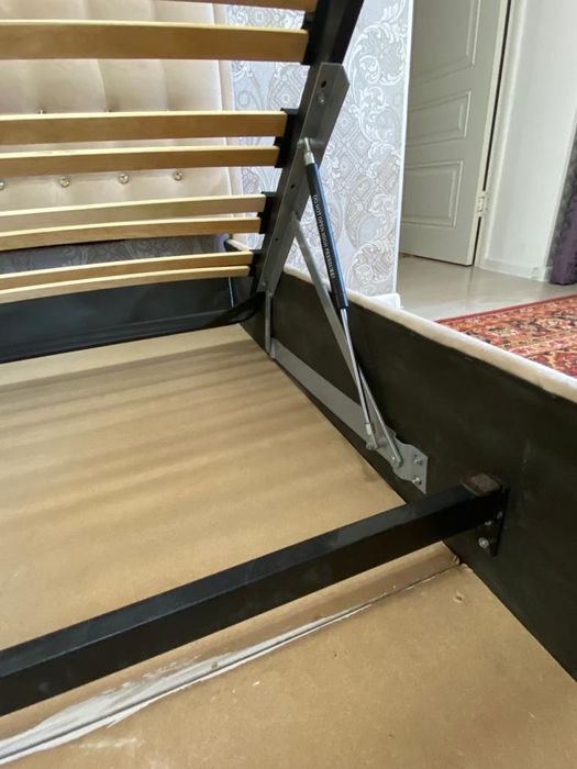 Двух спальняя кровать