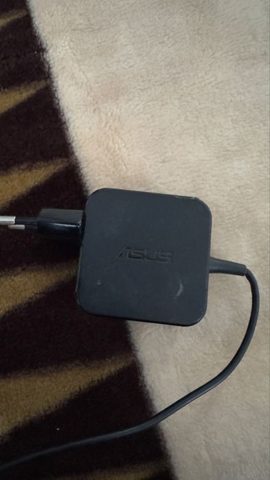 Зарядка на ноутбук ASUS