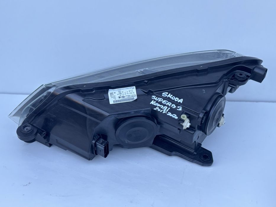Far st /dr  Skoda Superb 3 2015-2020