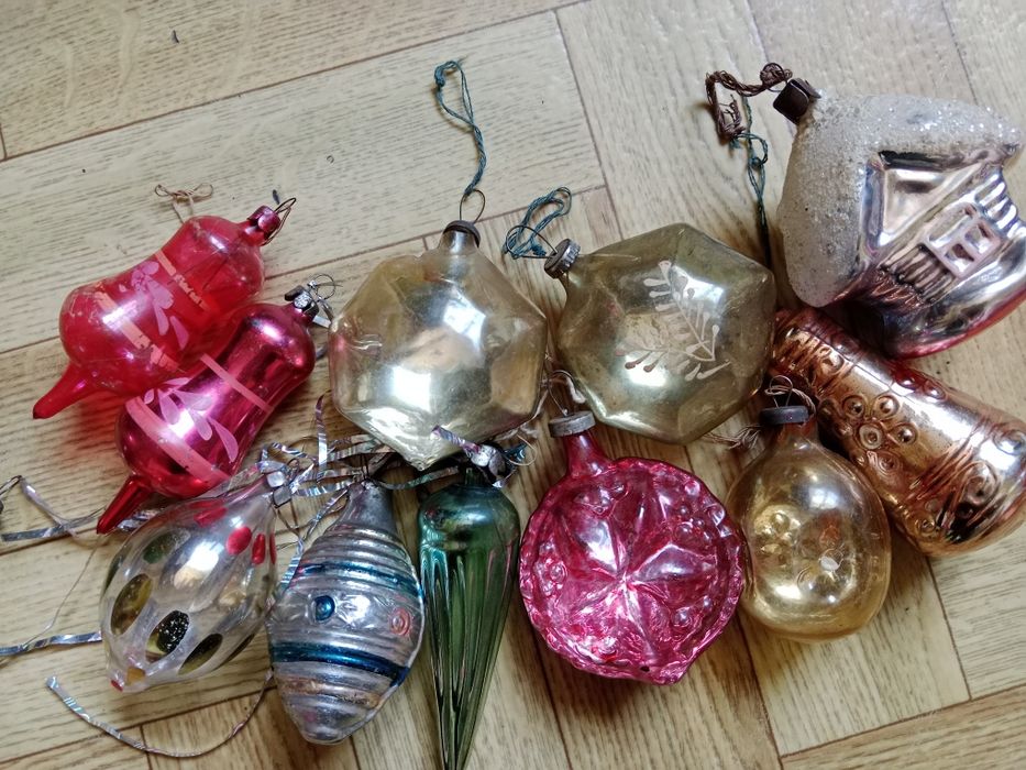 Продам стеклянные игрушки