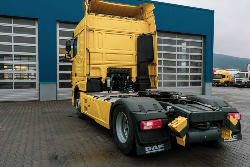 Cap tractor DAF XF 480