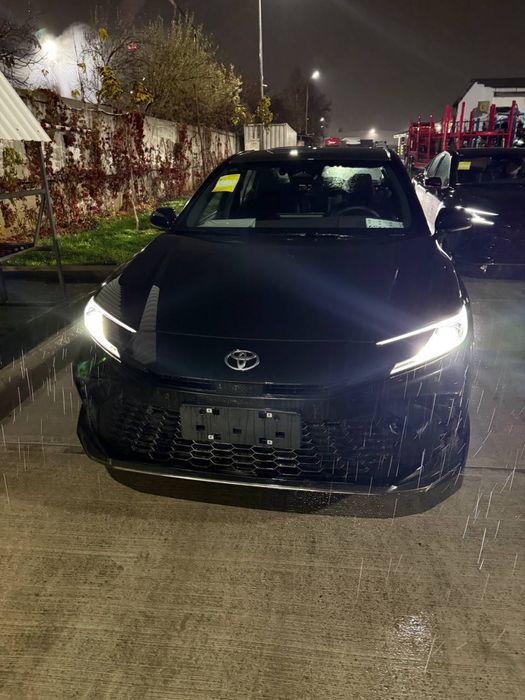 Toyota Camry 2.0 Hybrid 2025 Full. Без пробег.